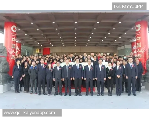 武汉三镇训练纪实：团结拼搏共创辉煌未来的奋斗之路