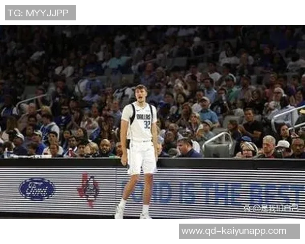 弗拉格18岁狂砍42分创纪录超越詹姆斯和科比18岁时的表现