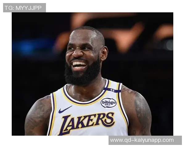 老詹赛季首秀助攻12次投射传球轻松自如能打到45岁吗