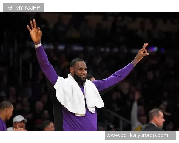 老詹虽显生疏但视野传球依旧出色艾顿与海斯双双获益丰厚