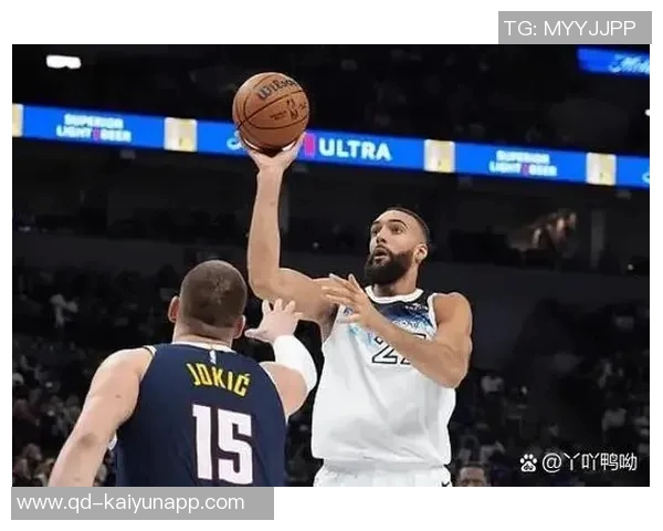 戈贝尔表现惊艳超高效两双数据14分12板1助2帽助球队获胜